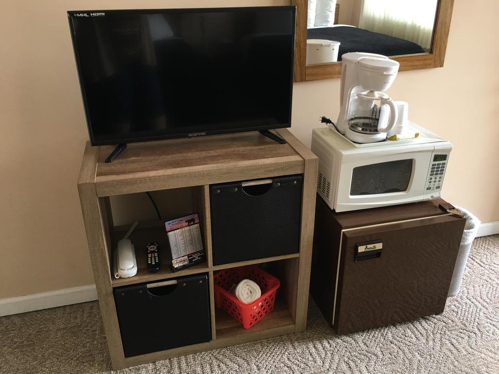 Big Bear Lodge Alpena Bagian luar foto