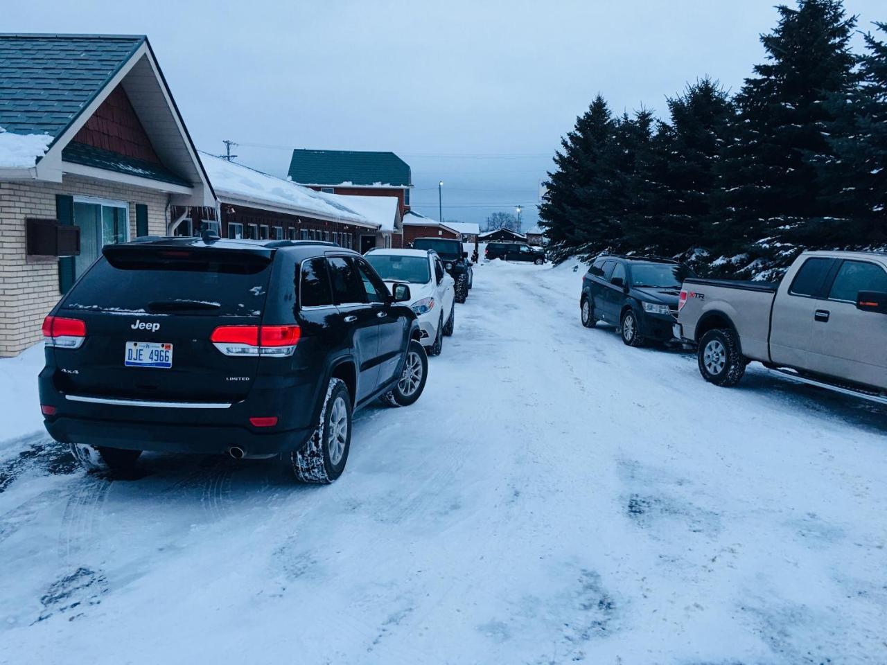 Big Bear Lodge Alpena Bagian luar foto